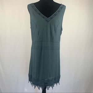 ASTR - Sleeveless Shift Dress